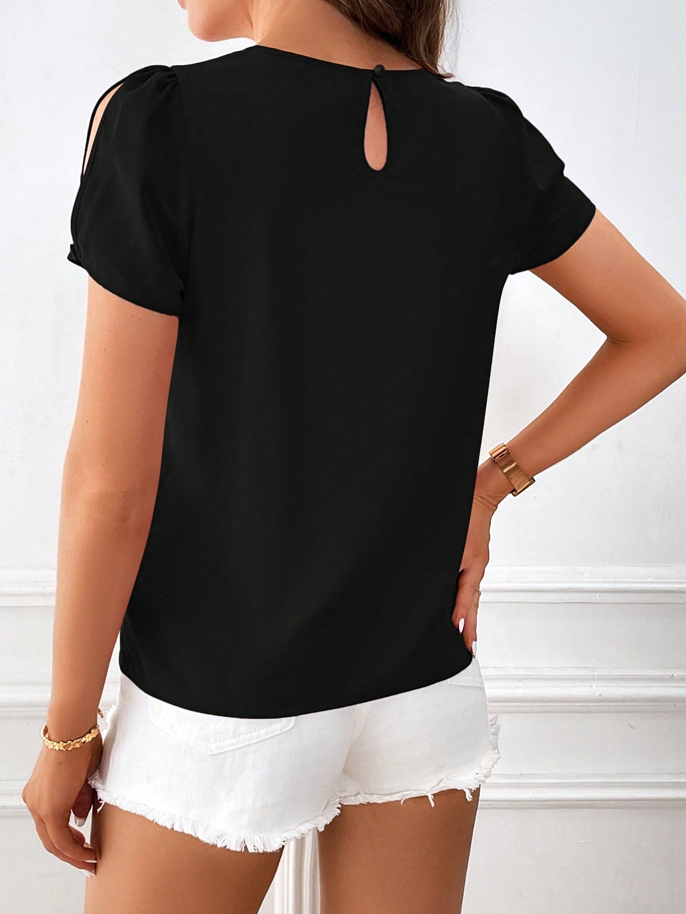 Blusa Detalhe no Busto