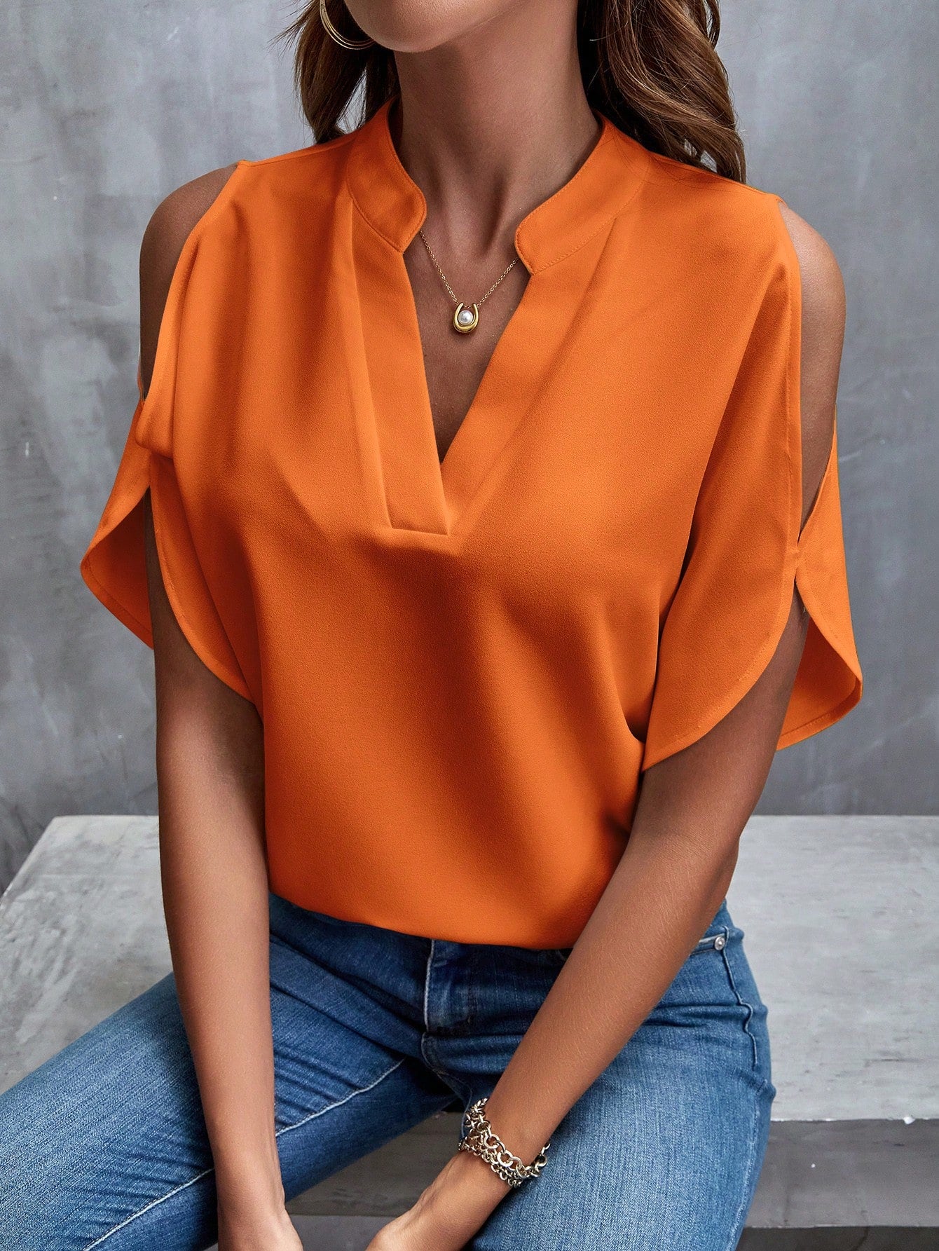 Blusa Classy Detalhe no Ombro